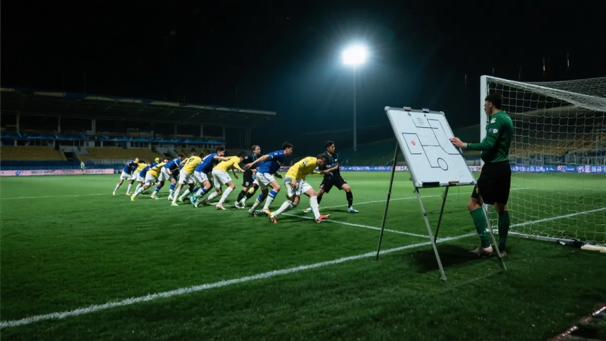 2026世界杯稳固防线：传统豪门与黑马谁能靠“铁血后防”走更远？